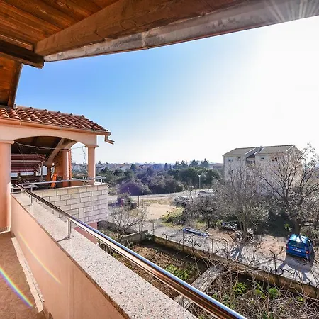 Luxury Sandra Apartamento *