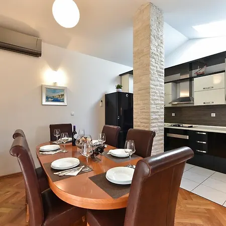 Luxury Sandra Apartment *