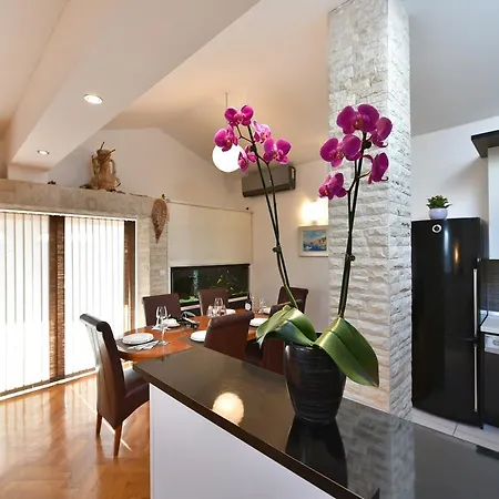 Apartment Luxury Sandra